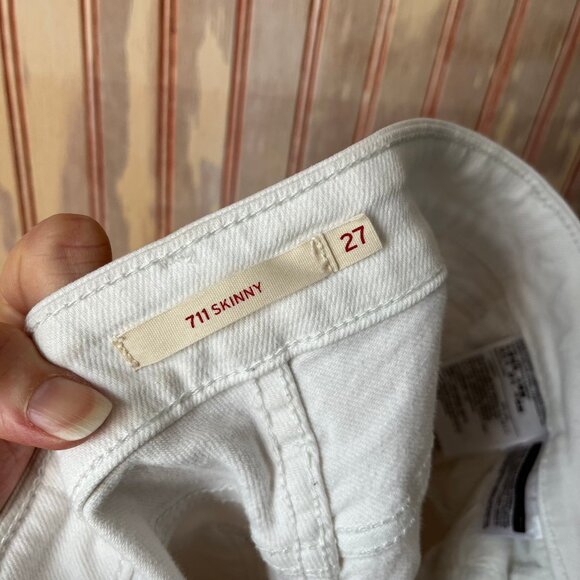 Levi's Woman's 711‎ White Denim Distressed Skinny Jeans Size 27 - Picture 10 of 13